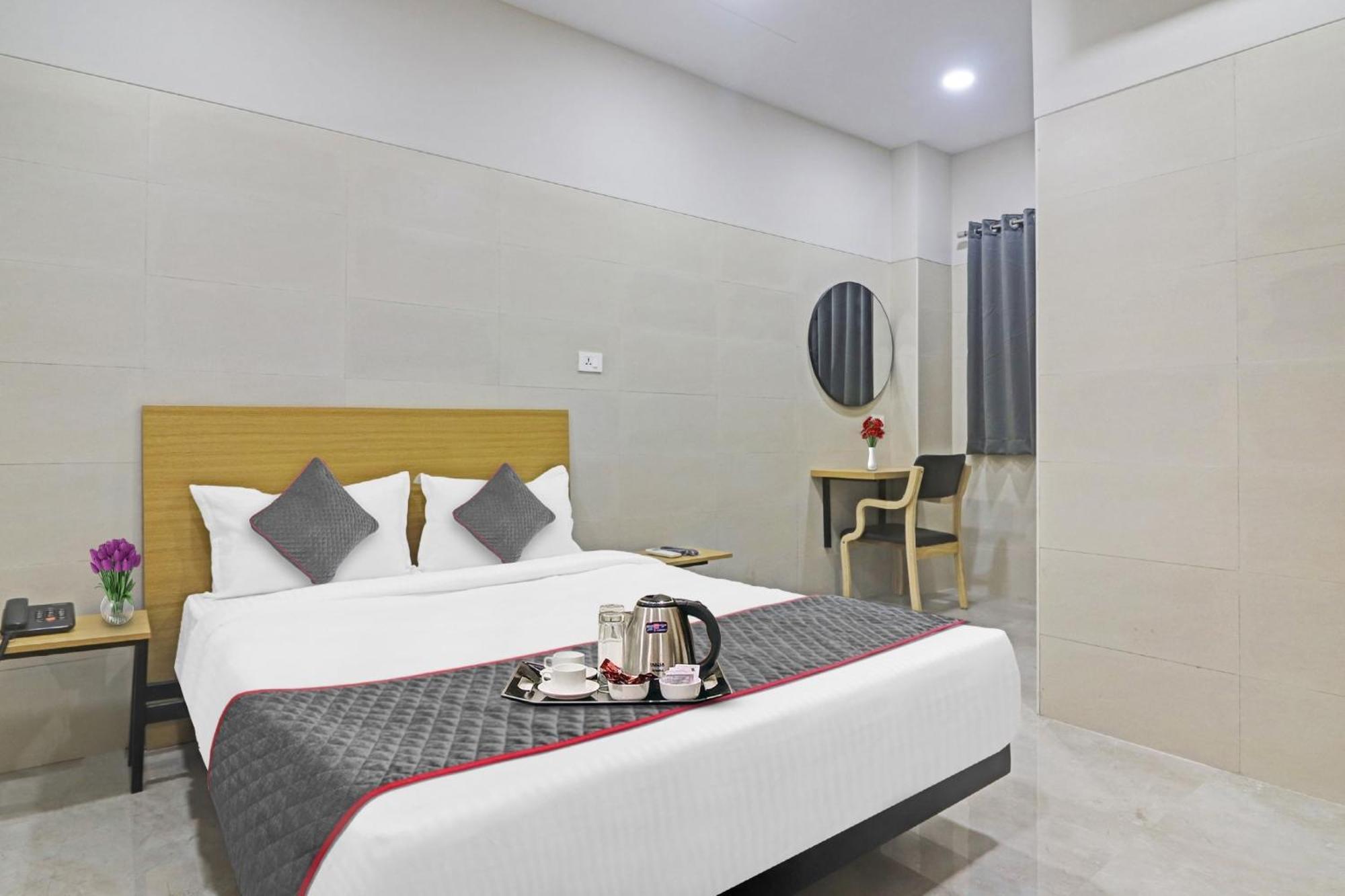 OYO Townhouse 1033 Ameerpet Haiderabad Buitenkant foto