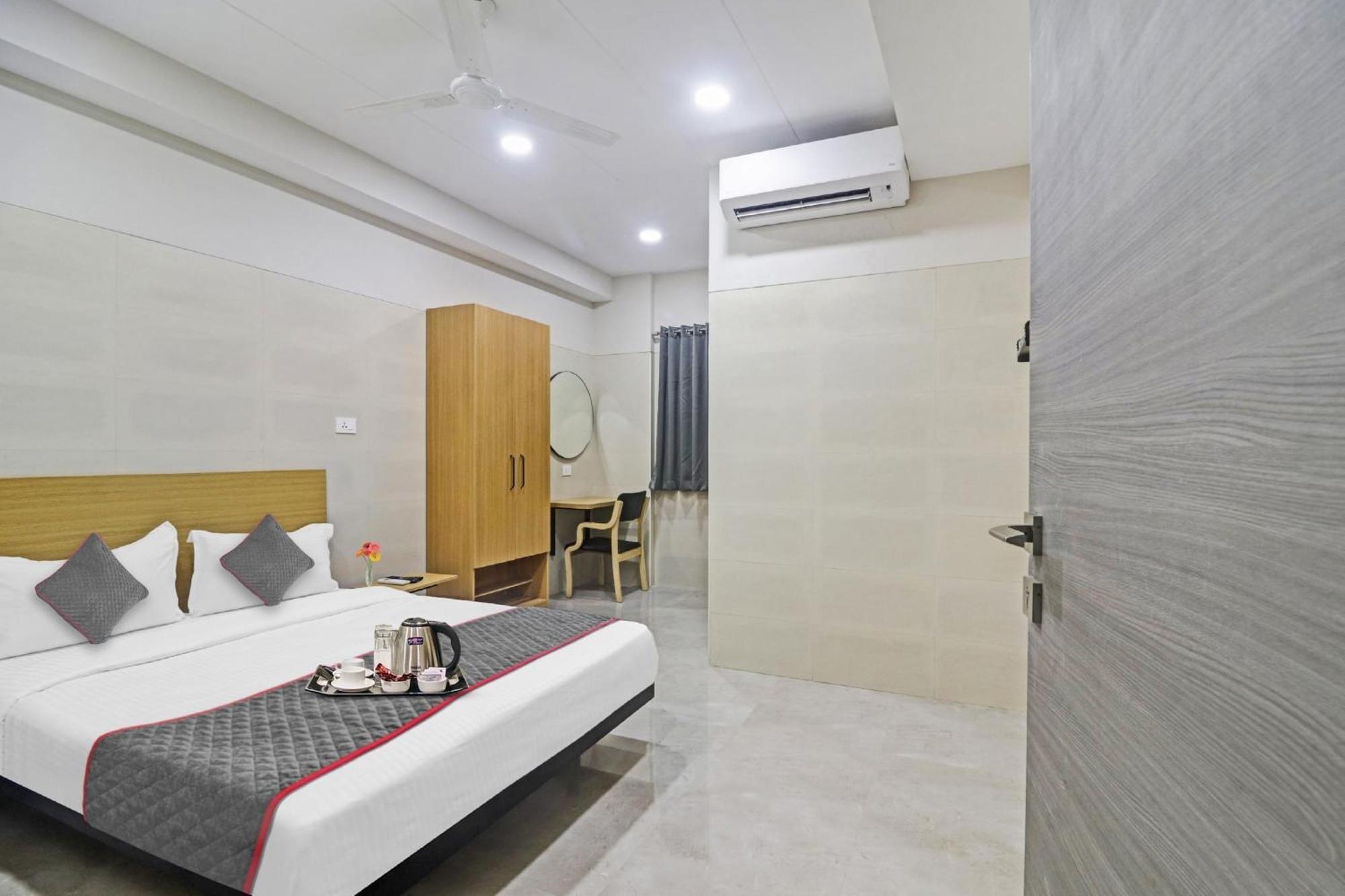 OYO Townhouse 1033 Ameerpet Haiderabad Buitenkant foto