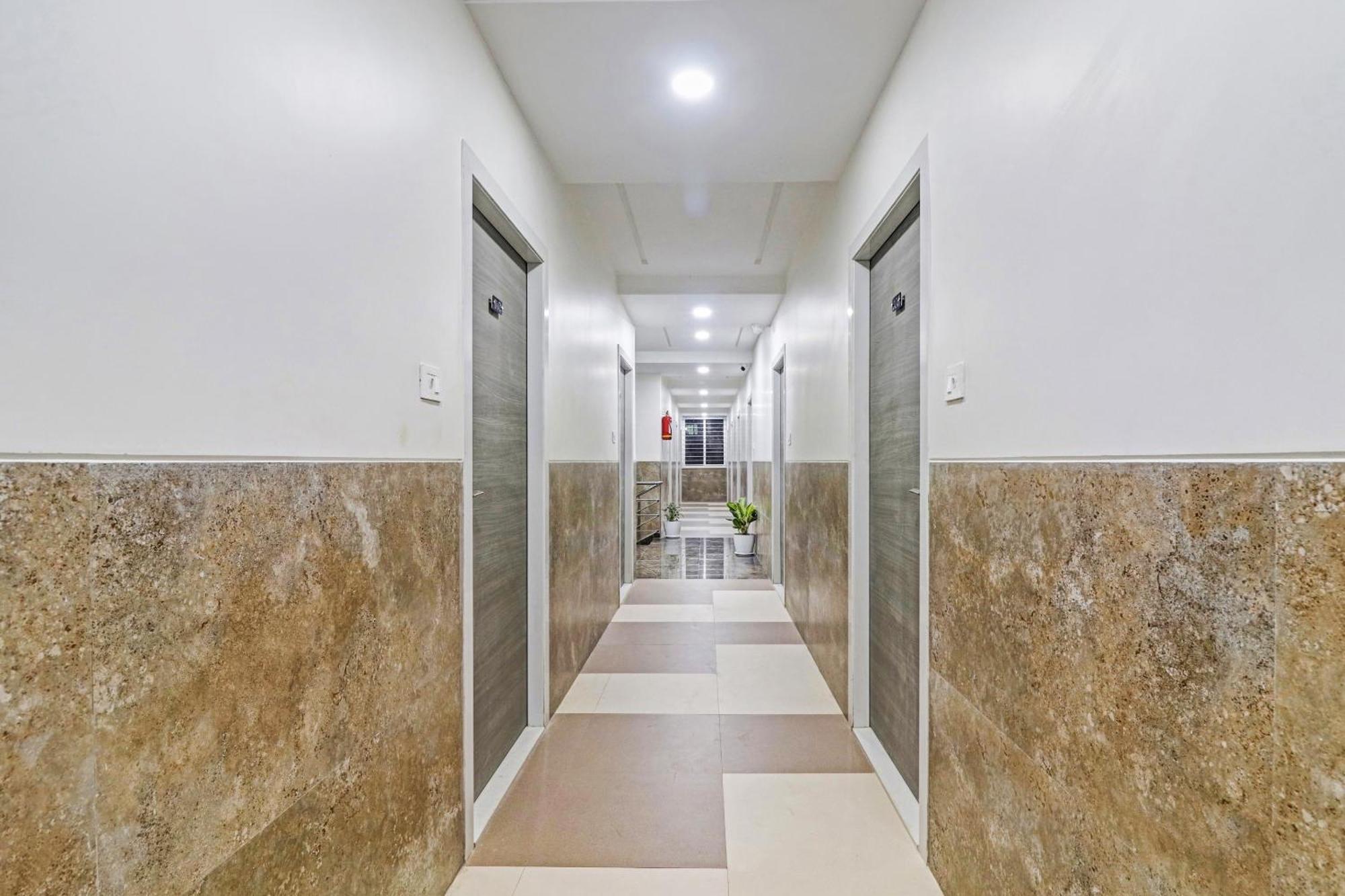 OYO Townhouse 1033 Ameerpet Haiderabad Buitenkant foto