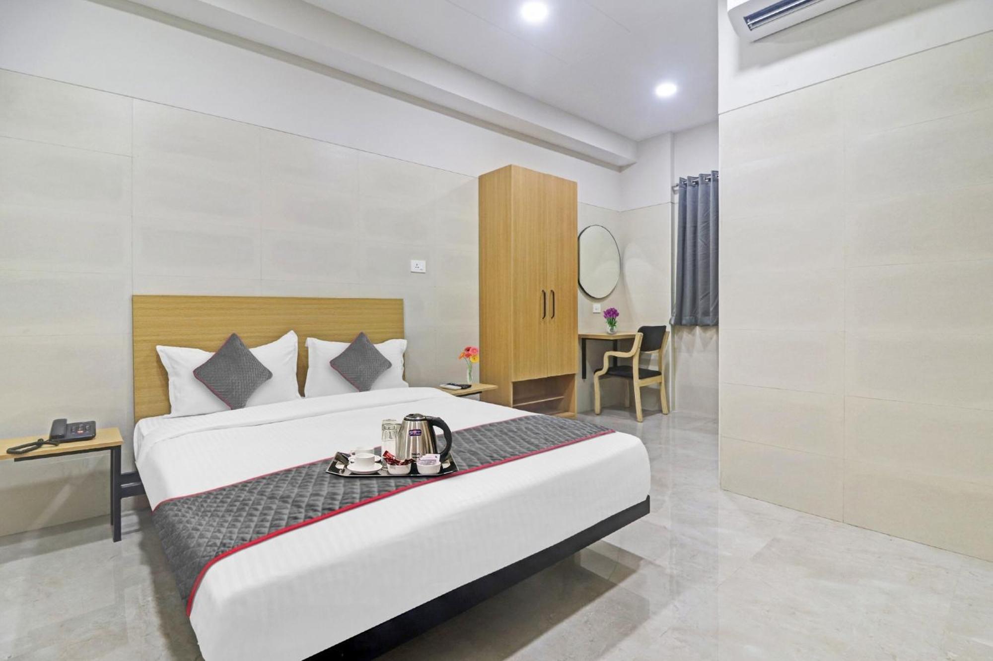 OYO Townhouse 1033 Ameerpet Haiderabad Buitenkant foto